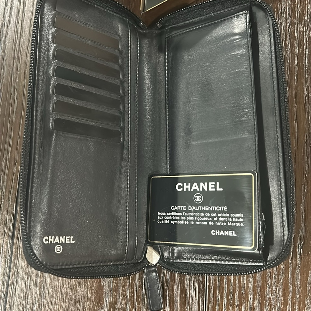 Chanel W/COA Camellia Makeup Palette Long Wallet - Picture 5 of 7